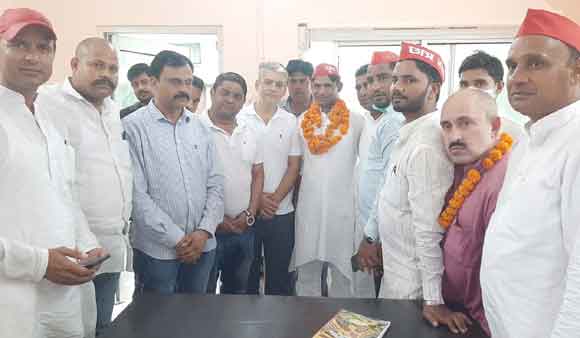 मुलायम सिंह यादव यूथ ब्रिगेड के नवनियुक्त राष्ट्रीय उपाध्यक्ष का किया भव्य स्वागत