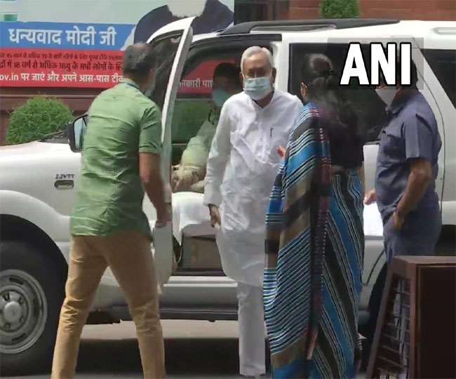 Caste Census of India: PM मोदी से बिहार के CM नीतीश की अहम मुलाकात, तेजस्‍वी सहित 10 दलों के नेता भी हैं साथ