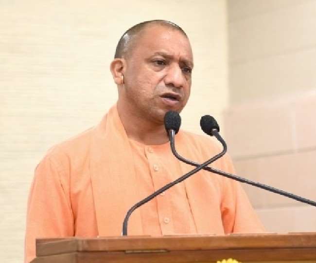 किसानों संग बैठक में सीएम योगी ने दिल खोलकर कीं घोषणाएं, वापस होंगे पराली जलाने के मुकदमे; बढ़ेगा गन्ना मूल्य