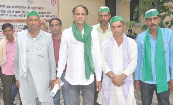 जिलाधिकारी से मिला भाकियू अम्बावता का प्रतिनिधिमंडल