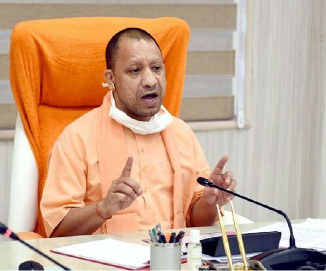 आगरा में मिलावटी शराब के सेवन से मौत के मामले में सीएम योगी आदित्यनाथ का निचले स्तर पर एक्शन का निर्देश