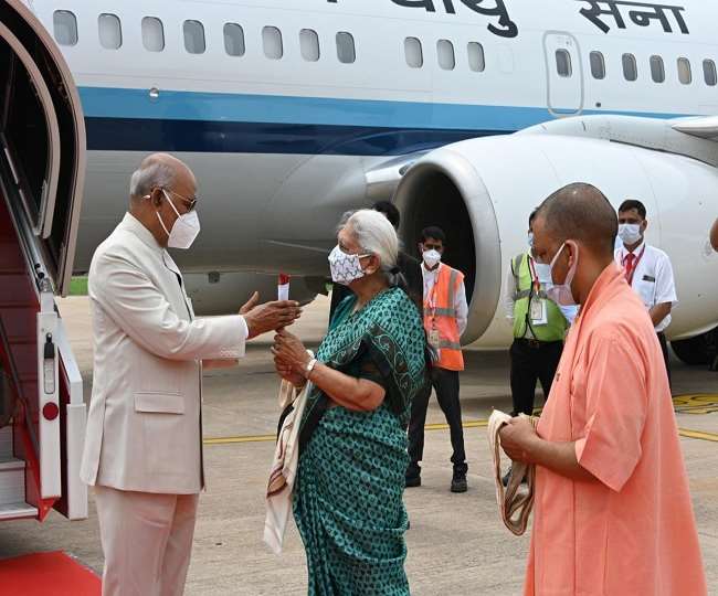 UP के चार दिनी दौरे पर लखनऊ पहुंचे राष्ट्रपति रामनाथ कोविन्द, गवर्नर व सीएम ने किया स्वागत