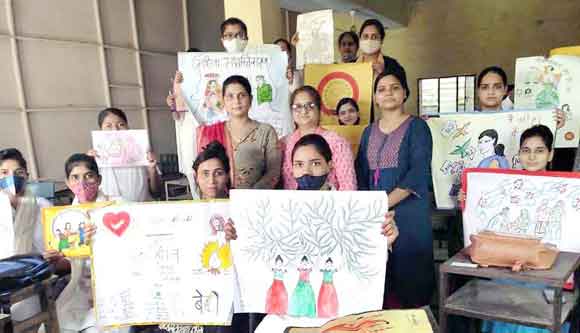महिलाओं को दी सरकार द्वारा संचालित योजनाओं की जानकारी