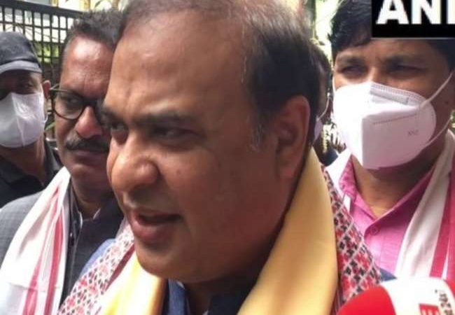 चुनावी हिंसा की जांच पर वार-पलटवार, हिमंता बिस्व सरमा का ममता पर तंज- कार्पेट बिछाकर करूंगा स्‍वागत