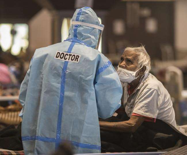 Coronavirus Updates: 24 घंटे में सामने आए कोरोना के 42,909 नए मामले, केरल से अकेले 69 फीसद केस