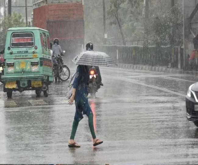 Weather Updates: यूपी, हरियाणा और राजस्थान समेत देश के इन हिस्सों में अभी और होगी बारिश, जारी हुआ अलर्ट