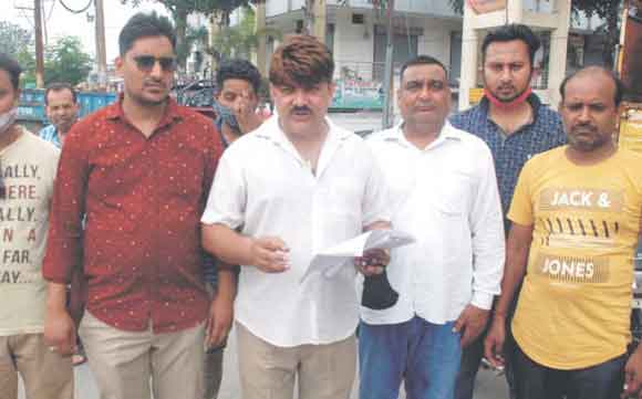 डग्गामार वाहनों के खिलाफ कार्रवाई की मांग