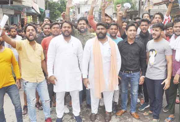 बालिका बलात्कार व हत्याकांड में आरोपियों को फांसी की सजा दिलाने की मांग