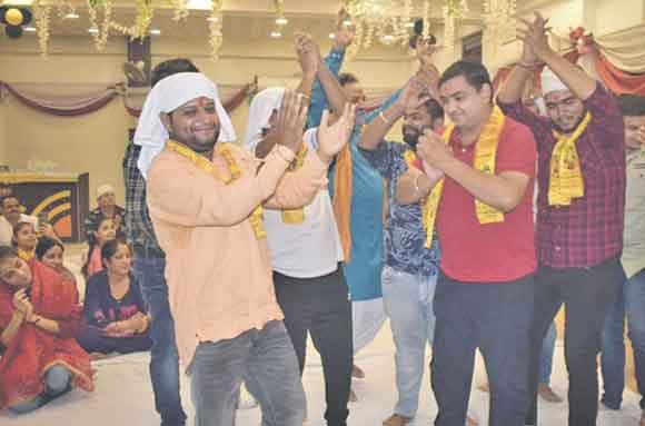 प्रेरणा क्लब द्वारा शिव कीर्तन में भोले के भजनों पर जमकर झूूमे श्रद्धालु