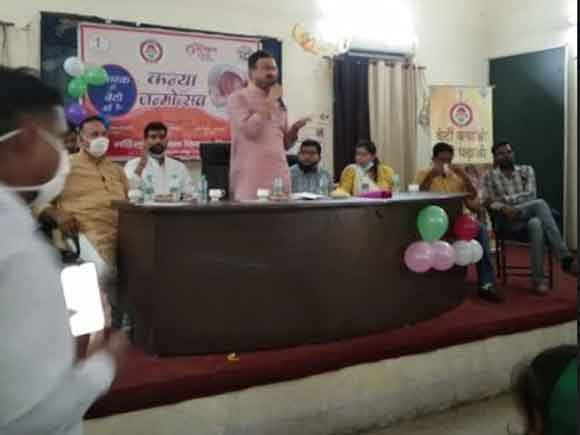 बेटियों को परिवार में प्राथमिकता का स्थान दिया जा रहा हैं – देवेन्द्र निम