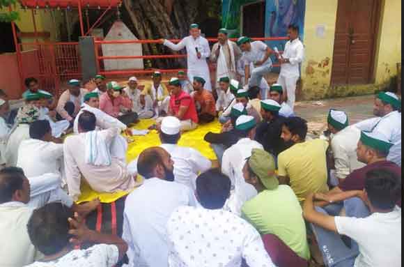 भारतीय किसान यूनियन की मासिक बैठक में केंद्र व राज्य सरकारों पर किसानों ने किया प्रहार
