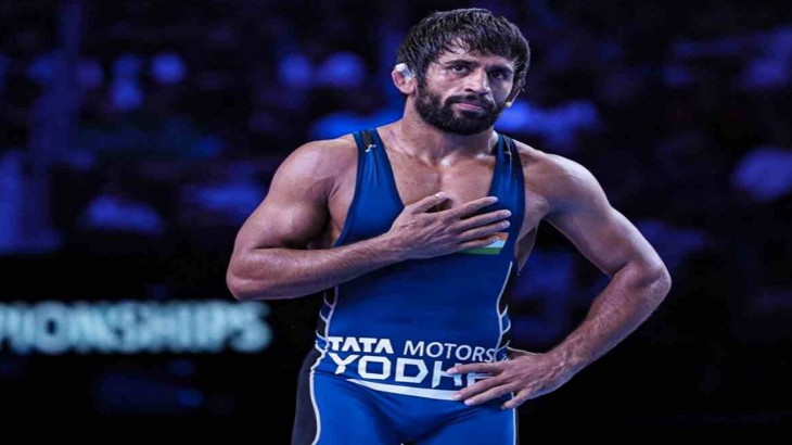 Tokyo Olympics: बजरंग पूनिया ने ईरानी पहलवान को चटाई धूल, सेमीफाइनल में पहुंचे