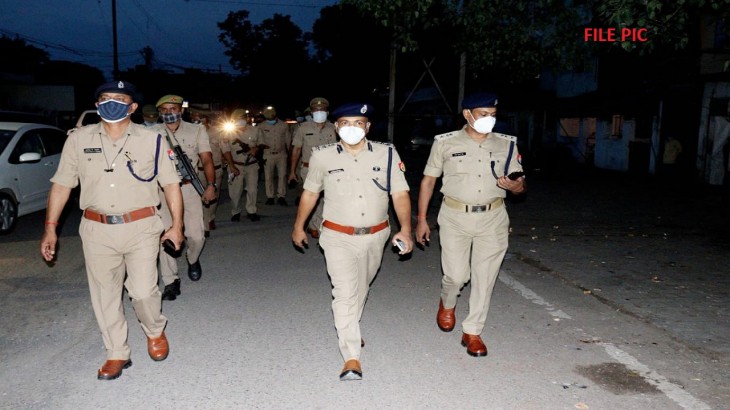 राम मंदिर पर फैसला देने वाले जज के घर बाहर बमबाजी! पुलिस बता रही पटाका