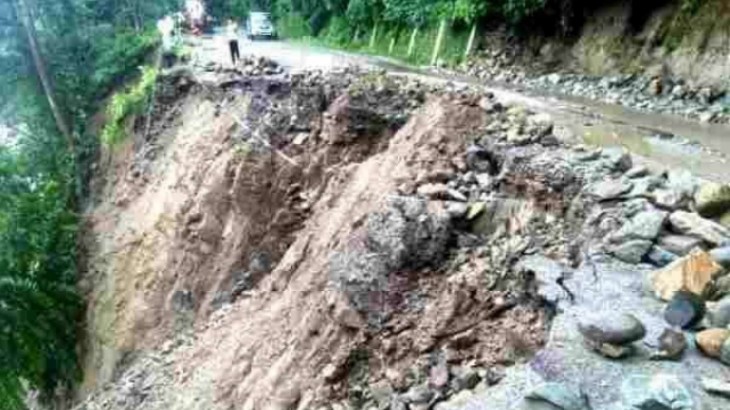 उत्तराखंड के पिथौरागढ़ में भूस्खलन से भारी तबाही, 4 की मौत, कई लापता