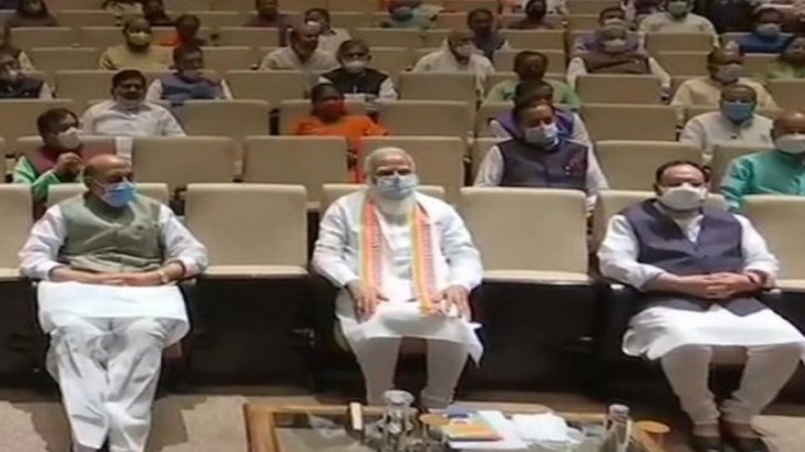 संसदीय दल की बैठक में PM मोदी बोले, संसद का अपमान कर रहा है विपक्ष
