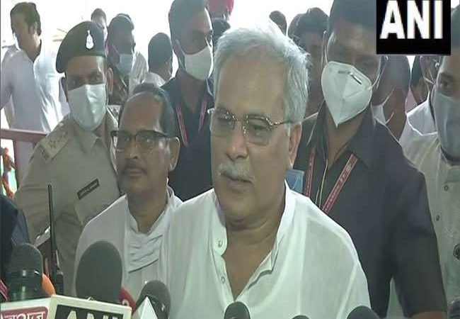 छत्तीसगढ़ के सीएम के पिता पर एफआइआर दर्ज, भूपेश बघेल ने कही यह बात, विरोधियों के नि‍शाने पर आए राहुल गांधी