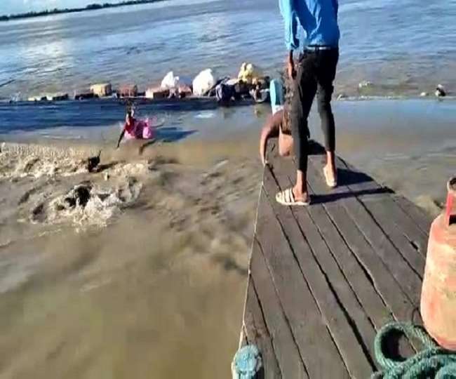 Boat Accident in Assam: ब्रह्मपुत्र नदी में डूूबनेवाले एक नाव का पता चला, बचाए गए 42 लोग