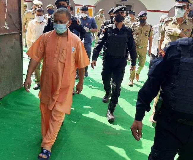 CM योगी आदित्यनाथ का आज अलीगढ़ दौरा, पीएम नरेंद्र मोदी के कार्यक्रम की तैयारियों का करेंगे निरीक्षण