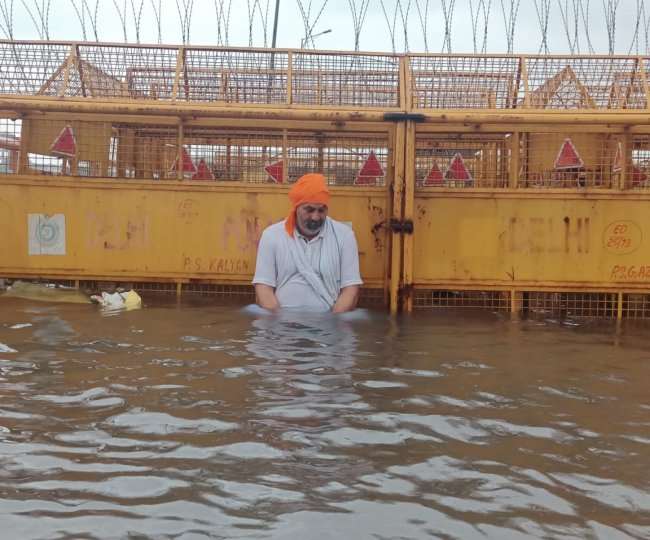 Farmer Protest: खुद की गलतियों से फंसे राकेश टिकैत और प्रदर्शनकारी, अब दूसरों पर मढ़ रहे दोष