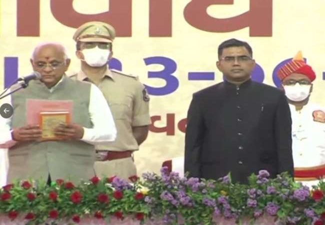 LIVE Bhupendra Patel Swear in Ceremony: गुजरात के 17वें मुख्यमंत्री के रूप में भूपेंद्र पटेल ने ली शपथ, गृहमंत्री अमित शाह ने दी बधाई