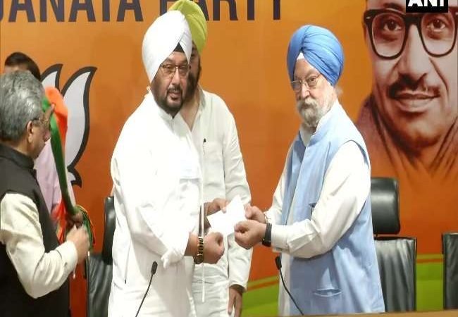 पूर्व राष्ट्रपति ज्ञानी जैल सिंह के पोते इंद्रजीत सिंह ने थामा भाजपा का दामन, हरदीप सिंह पुरी ने दिलाई सदस्यता