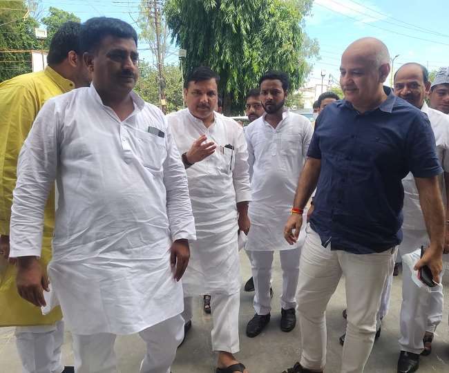 आम आदमी पार्टी भी भगवान श्रीराम की शरण में, अयोध्या पहुंचे दिल्ली के डिप्टी सीएम मनीष सिसोदिया