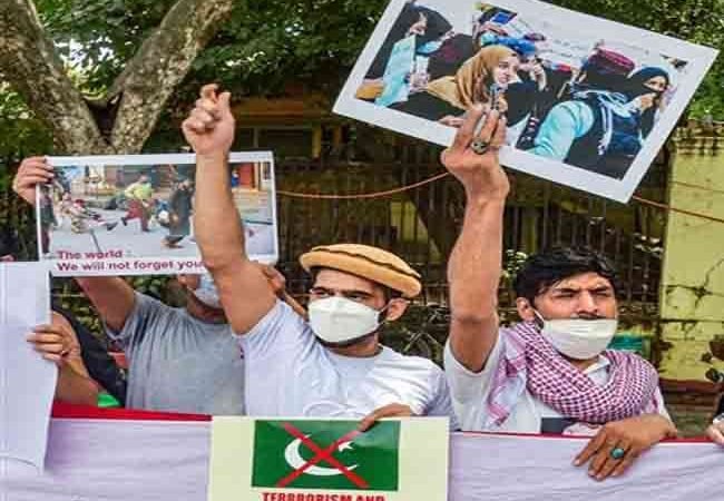 दिल्ली में अफगान शरणार्थियों ने तालिबान के खिलाफ किया प्रदर्शन, पाकिस्तान के खिलाफ लगाए नारे