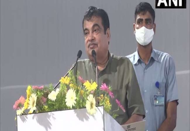 पत्नी को बिना बताए क्यों चलवाया ससुर के घर पर बुलडोजर, नितिन गडकरी ने सालों बाद खोला राज