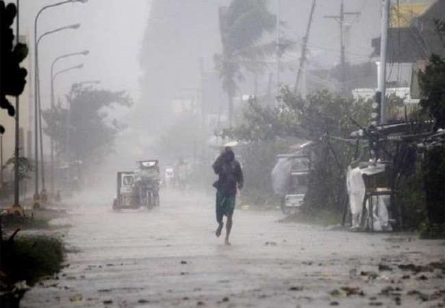 इन राज्यों में अगले तीन दिन गरज चंमक के साथ होगी मूसलाधार बारिश, जानें- मौसम का ताजा अलर्ट