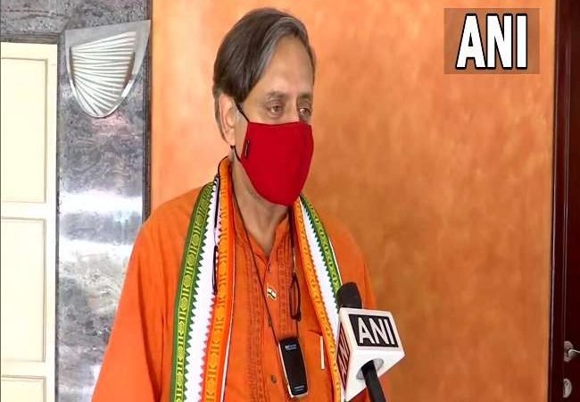 ब्रिटिश सरकार पर भड़के शशि थरूर, कहा- क्वारंटीन नियम भेदभावपू्र्ण, रद की यात्रा