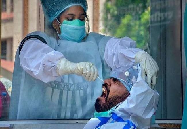 Covid-19 in India: देश में कोरोना के सक्रिय मामले घटकर 3 लाख हुए, 30 हजार से अधिक नए केस