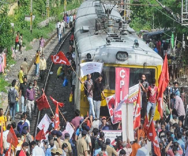 Bharat Bandh Today: भारत बंद से देशभर में यातायात प्रभावित, किसानों ने किया रेलवे ट्रैक-हाईवे जाम; कई ट्रेनें रद