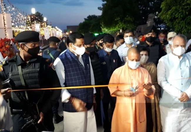 सीएम योगी आद‍ित्‍यनाथ ने क‍िया पर्यटन उत्‍सव का शुभारंभ, कहा- आध्यात्मिक टूरिज्म में यूपी सबसे समृद्ध