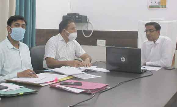 विद्यालय में बच्चों के नामांकन की संख्या को बढ़ाया जाए: मण्डलायुक्त