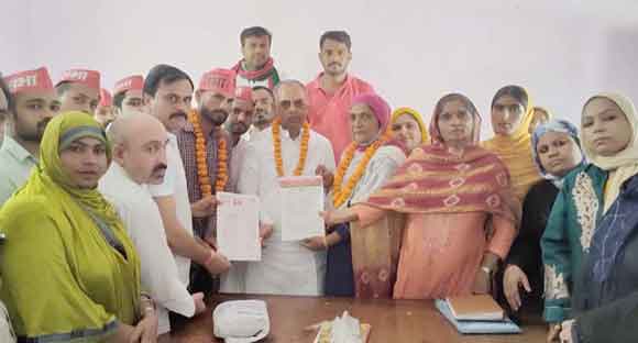 सपा महिला सभा की नवनियुक्त जिलाध्यक्ष का किया भव्य स्वागत