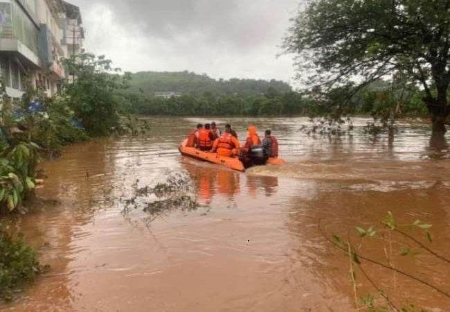बाढ़ का प्रकोप: महाराष्ट्र में 400 से अधिक मौतें, तेलंगाना की मुसी नदी में भी उफान; हैदराबाद के चिड़ियाघर में भरा पानी
