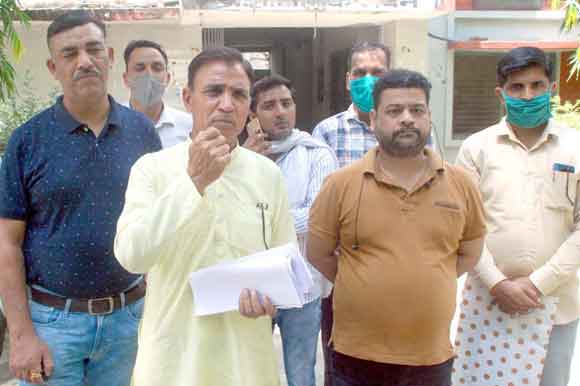 सीबीटी परीक्षा केन्द्र पर बदहाली को लेकर अखिल भारतीय प्राईवेट आईटीआई मैनेजमेंट एसोसिएशन ने किया प्रदर्शन, सौपा प्रदर्शन