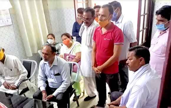 राष्ट्रीय कोरी समाज संगठन के एक प्रतिनिधि मंडल ने तहसीलदार देवबंद से मिलकर एक प्रार्थना पत्र सौंपा।