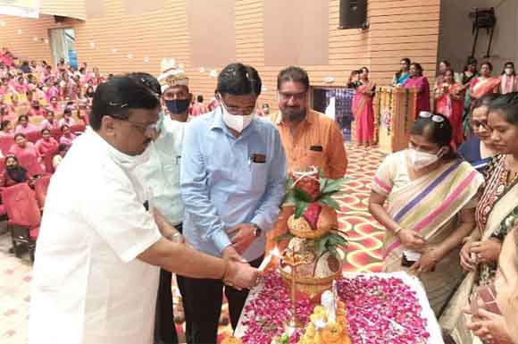 1.23 लाख आंगनबाड़ी कार्यकत्र्रियों को मुख्यमंत्री जी ने दिये स्मार्टफोन