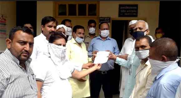 उ0 प्र0 जनकल्याण मंच गन्ना मूल्य 100 बढ़ाने को लेकर एसडीएम मुख्यमंत्री को भेजा ज्ञापन