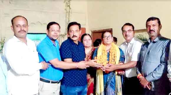 भाजपा महिला मोर्चा अध्यक्ष का किया स्वागत