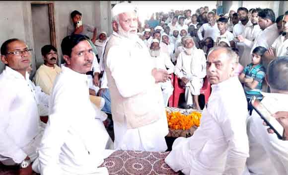अखिलेश यादव के कार्यक्रम को ऐतिहासिक बनाने के लिये सपाइयों ने झोंकी ताकत किया दर्जनों ग्रामों का दौरा