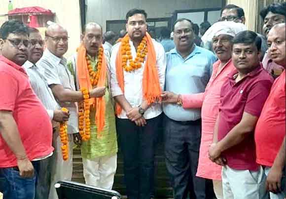 भाजपा व्यापार प्रकोष्ठ के नवमनोनित जिला संयोजक अजय सिघंल व जिला महामंत्री वैभव अग्रवाल का किया गया अभिन्नदन