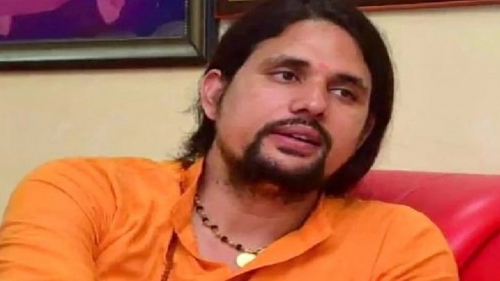 महंत नरेंद्र गिरि के विवादित शिष्य आनंद गिरि को पुलिस ने हिरासत में लिया