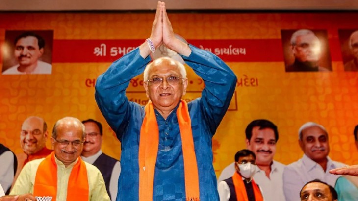 Gujarat: गुजरात चुनाव से पहले बड़ा उलटफेर, भूपेंद्र पटेल कैबिनेट से दो मंत्रियों की हुई छुट्टी