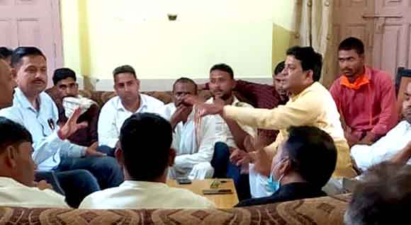 प्रधान संगठन की बैठक में घलौली प्रधान मारपीट मामले में कार्यवाई न होने पर जताया गया रोष
