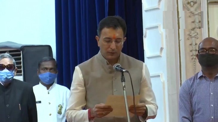 यूपी में शपथ ग्रहण समारोह शुरू, जितिन प्रसाद ने ली मंत्री पद की शपथ