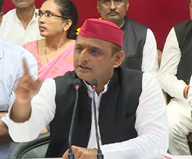 कांग्रेस के दिग्गज नेता समेत कई ने सपा का दामन थामा, अखिलेश यादव बोले- जनता भाजपा को हराने के लिए तैयार