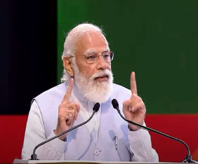 LIVE: न्यू अर्बन कानक्लेव में PM नरेन्द्र मोदी बोले- लखनऊ ने अटल जी के रूप में देश को नया राष्ट्र नायक दिया
