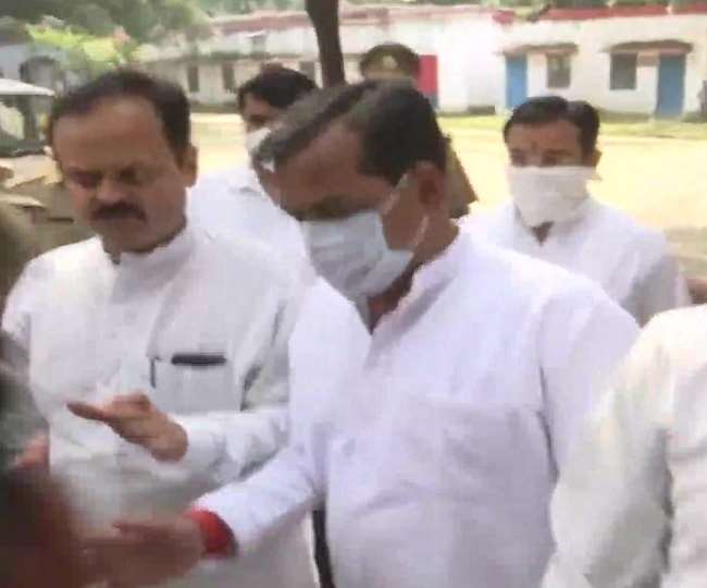 लखीमपुर खीरी हिंसा: क्राइम ब्रांच के सामने मंत्री के बेटे आशीष मिश्रा की पेशी, स्कूटी से पहुंचे पुलिस लाइन